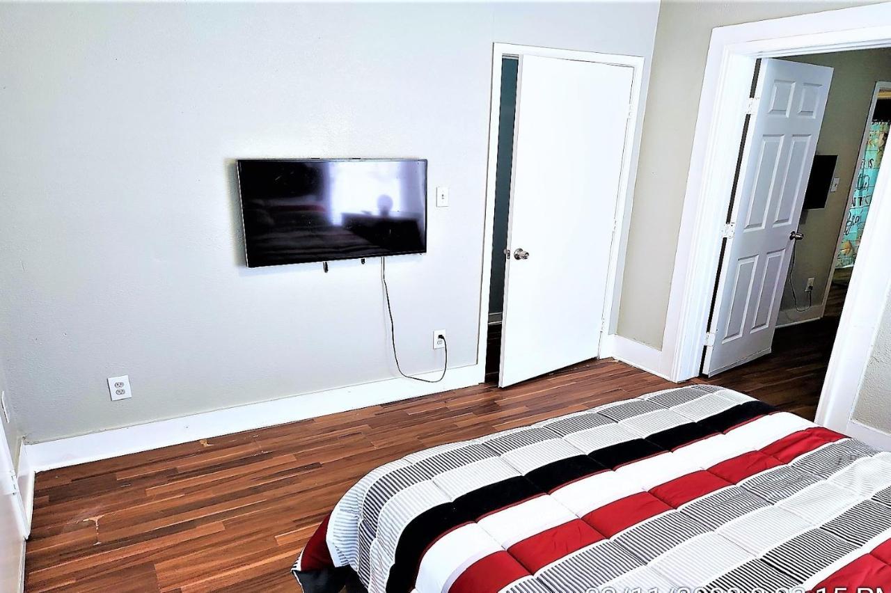 Holiday home Casaazul-2605b-pleasure Pier & A Block Away- 3bed 2bath 7 Beds- 7 Minutes To Cruise Terminal Galveston