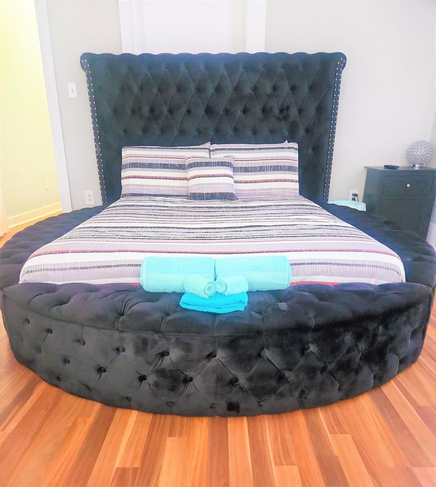 Casaazul-2605b-pleasure Pier & A Block Away- 3bed 2bath 7 Beds- 7 Minutes To Cruise Terminal *
