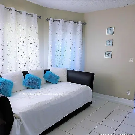 Casaazul-2605B-Beach & Pleasure Pier A Block Away With Ev Tesla Galveston Exterior photo