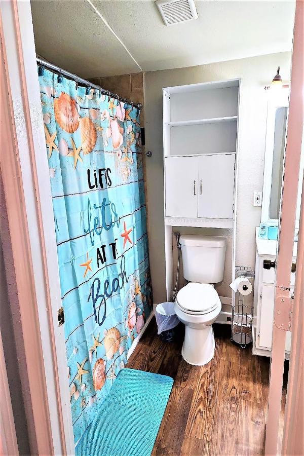 Casaazul-2605b-beach & Pleasure Pier A Block Away With Ev Tesla Holiday home Galveston